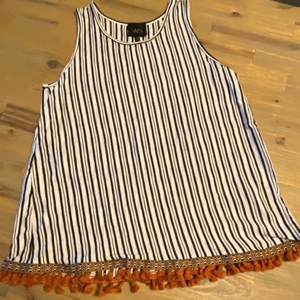 W5, tank w/ fringe detail across the bottom, M